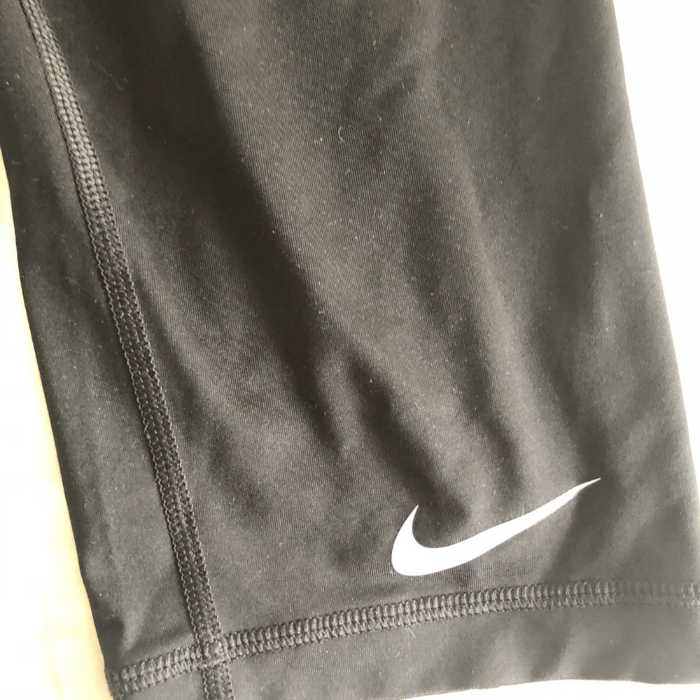 Nike Pro Capris - Picture 3 of 4